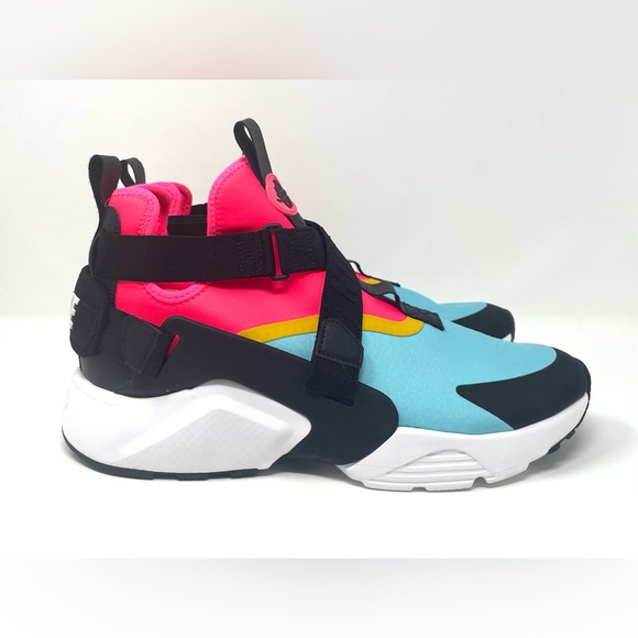 Nike Shoes - Nike Air Huarache city